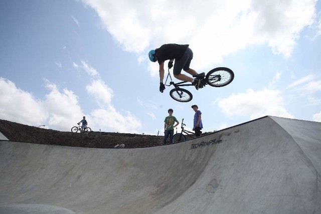 Skatepark w Opolu na osiedlu Malinka.