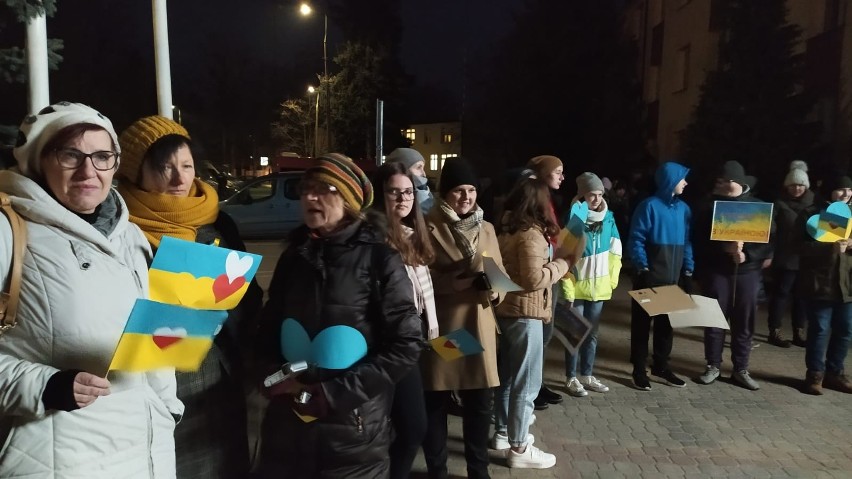 Hajnówka wspiera walczących Ukraińców. Mieszkańcy zebrali się pod urzędem miasta