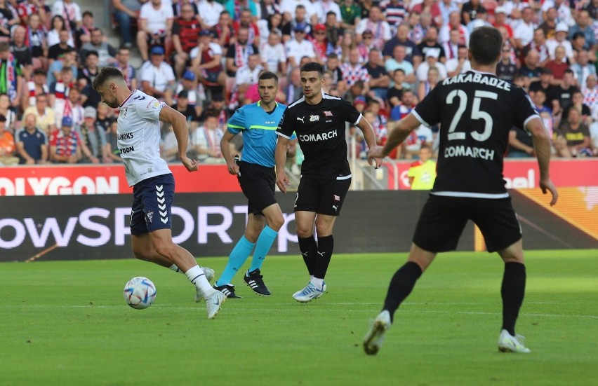 Florian Loshaj 1 gol
Bramka w meczu z Górnikiem Zabrze (2:0)