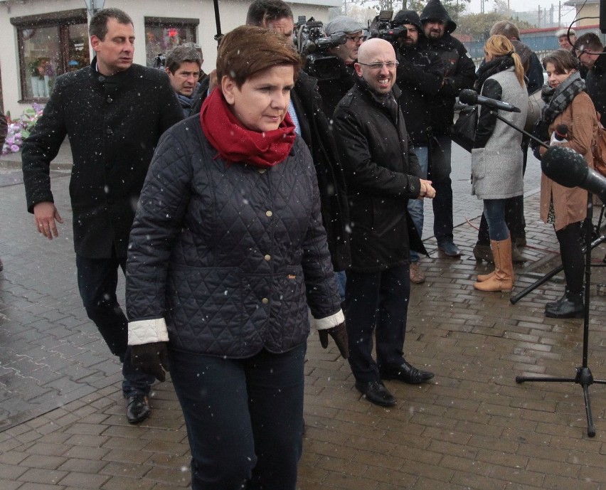 Wybory parlamentarne 2015:Beata Szydło na dworcu PKP w Radomiu: jak tysiące radomian jadę do stolicy