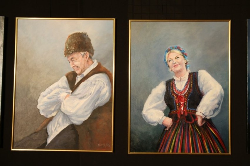 Tłumy na wernisażu prac malarki Hanny Kuty w Wojewódzkim Domu Kultury w Kielcach. Zobacz zdjęcia