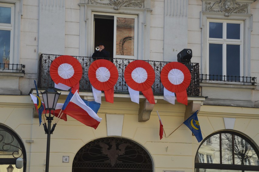 Na tarnowskim rynku odsłonięto pomnik Tadeusza Tertila [ZDJĘCIA]