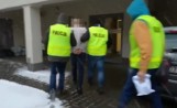Poznań: Alarmy bombowe na dworcach i w szkole. Policjanci zatrzymali dwóch mężczyzn