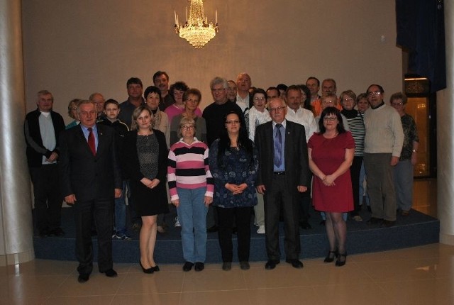 Delegacja niemiecka z wójtem Tadeuszem Tkaczykiem i przewodniczącym Rady Gminy &#8211; Stanisławem Zdybem