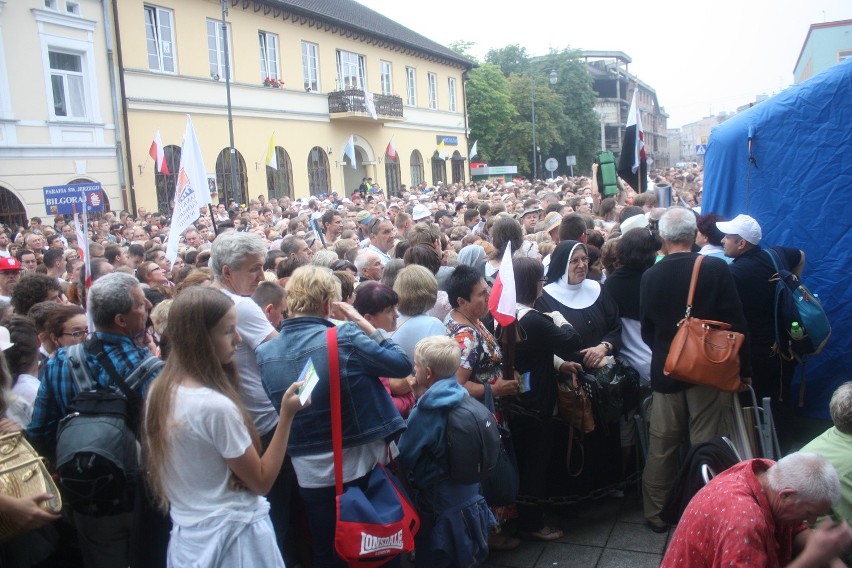 Papież w Częstochowie: Około 60 omdleń pielgrzymów [ZDJĘCIA]