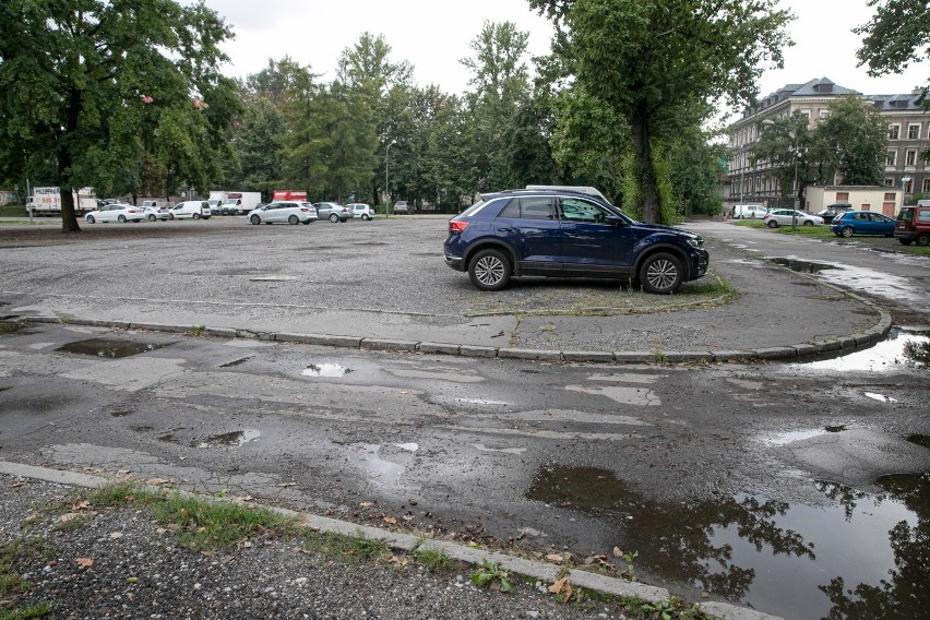 Wesoła - budynki i działki kupione przez miasto od Szpitala...