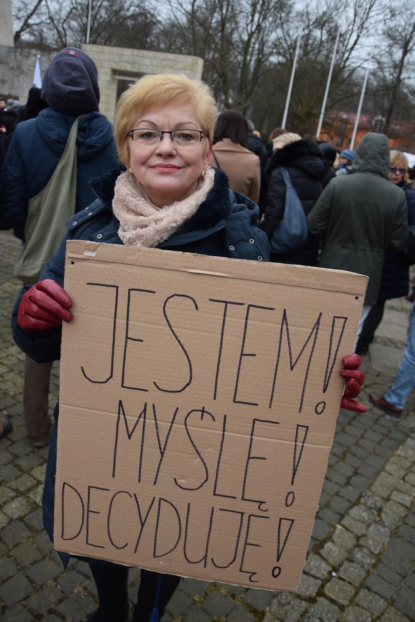 Czarny Protest w Gorzowie zgromadził około 200 osób.