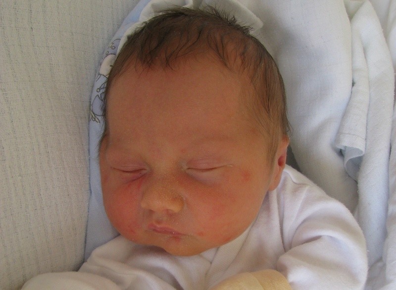 Aleksander Fischer urodził się 21 czerwca, ważył 2650 g i...