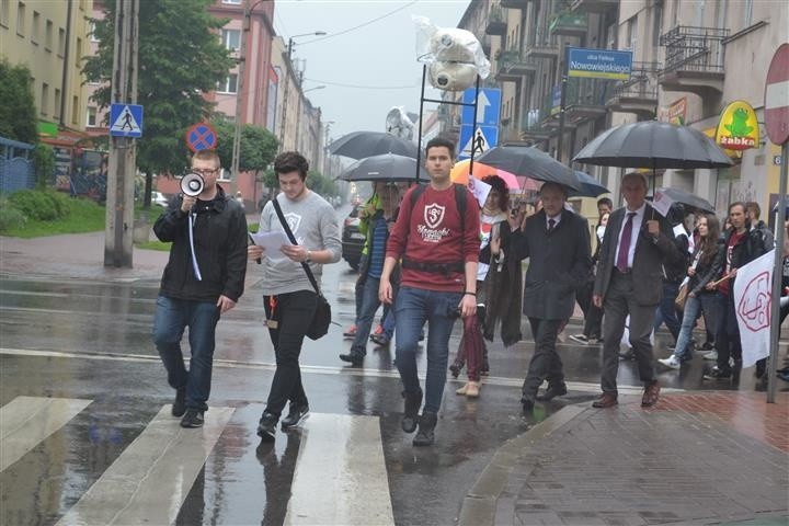 Częstochowa: Protest w obronie I Liceum Ogólnokształcącego...