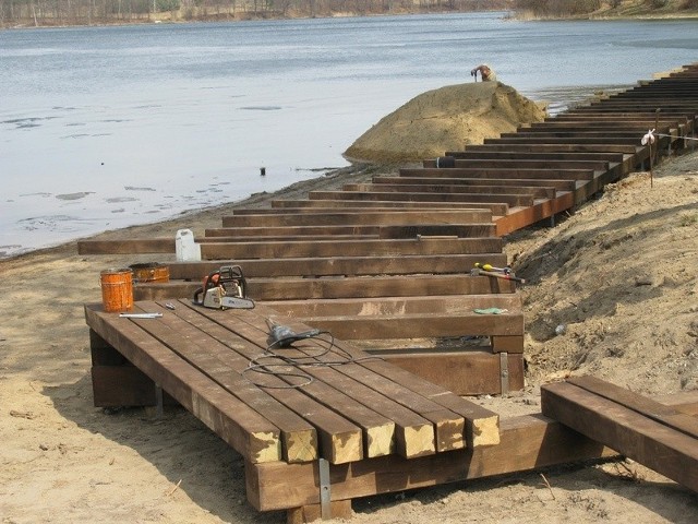 Budowa promenady nad jeziorem Jeleń