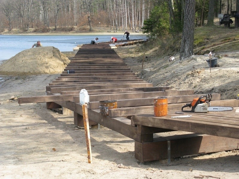 Budowa promenady nad jeziorem Jeleń