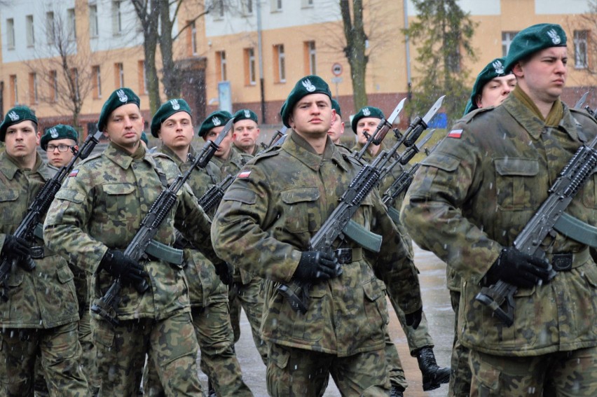 71 elewów złożyło przysięgę wojskową w 10 Opolskiej...