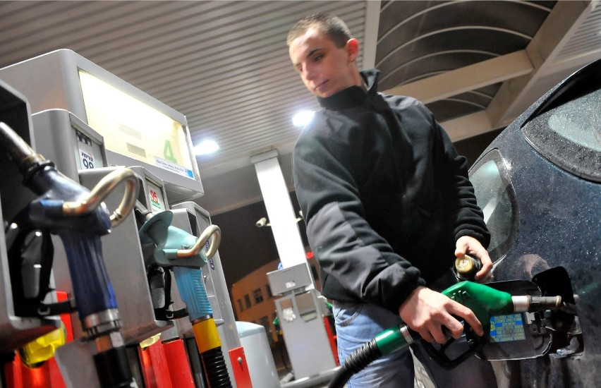 Pierwszy raz kierowcy odczuli zwyżkę cen na stacjach paliw w...