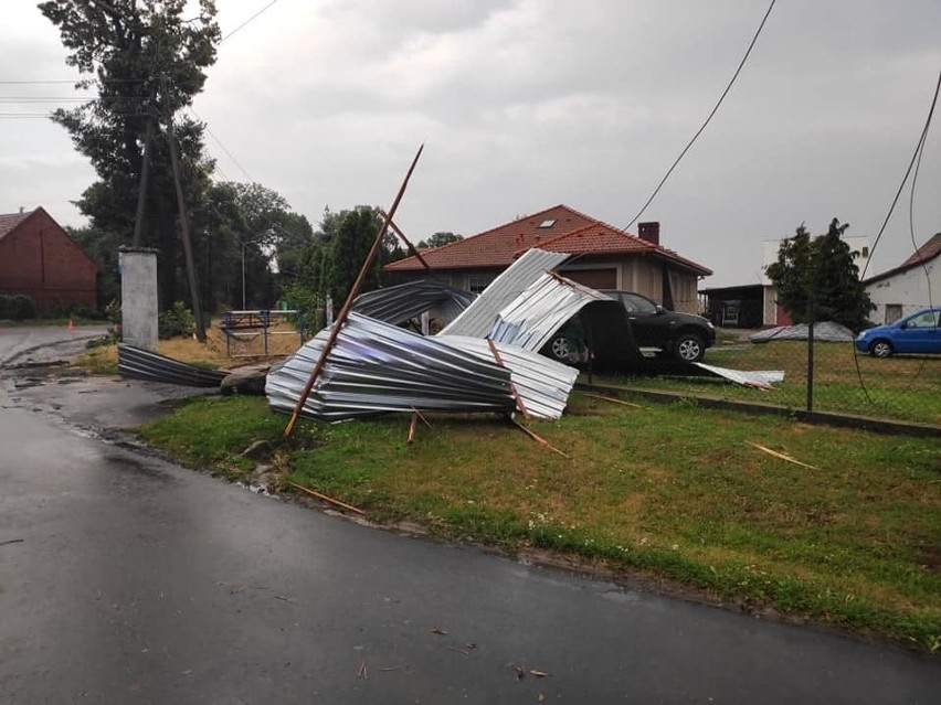 Zalane ulice i połamane drzewa. Burze przeszły przez Dolny Śląsk