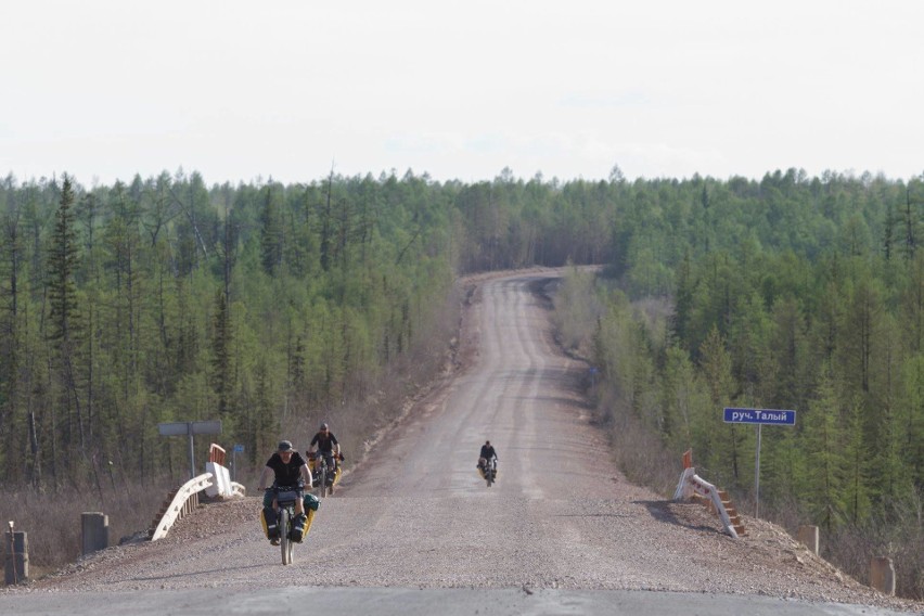 Pruszczanin Kajetan Deja pokonał rowerem ponad tysiąc kilometrów po syberyjskich bezdrożach, w ramach sztafety Bike Jamboree