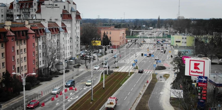 Dodatkowe prace drogowe na ul. Długiej potrwają kilka...