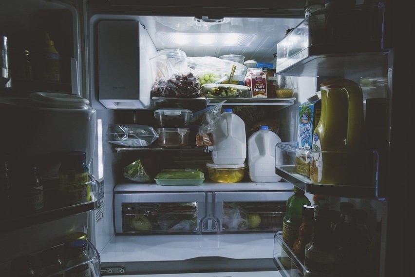 3. Nie wkładaj ciepłych posiłków do lodówki i nie otwieraj...