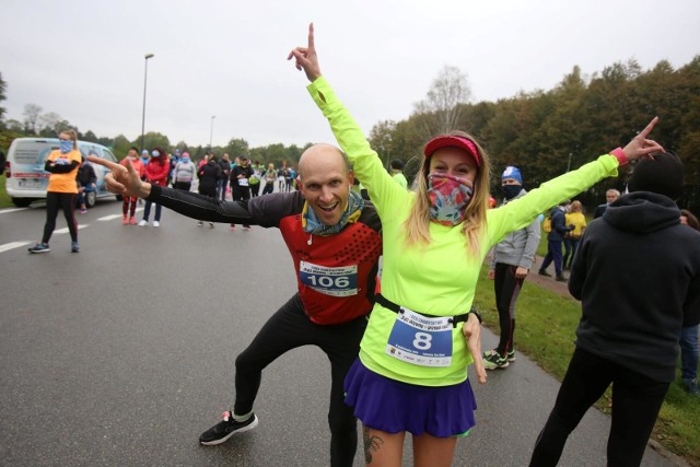 W biegu charytatywnym "Bądź aktywny - przegoń raka" w Katowicach wystartowało 109 biegaczy.  Zobacz kolejne zdjęcia. Przesuwaj zdjęcia w prawo - naciśnij strzałkę lub przycisk NASTĘPNE