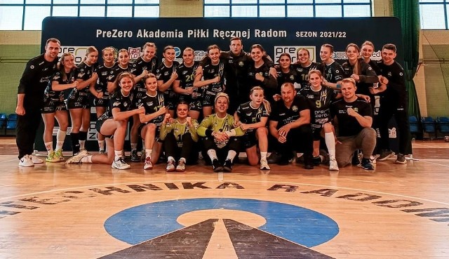 Akademia Piłki Ręcznej Radom pokonała Chojeński Klub sportowy w meczu I ligi kobiet.