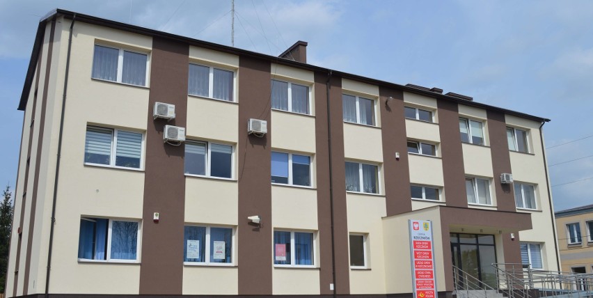 Zmodernizowany budynek Urzędu Gminy w Rzeczniowie.