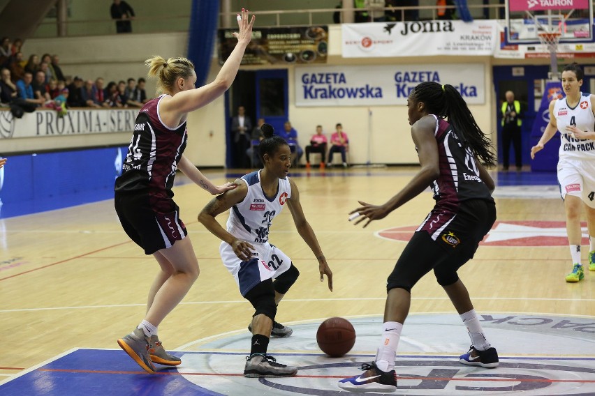 Wisła Can-Pack Kraków - 62, Energa Toruń - 58