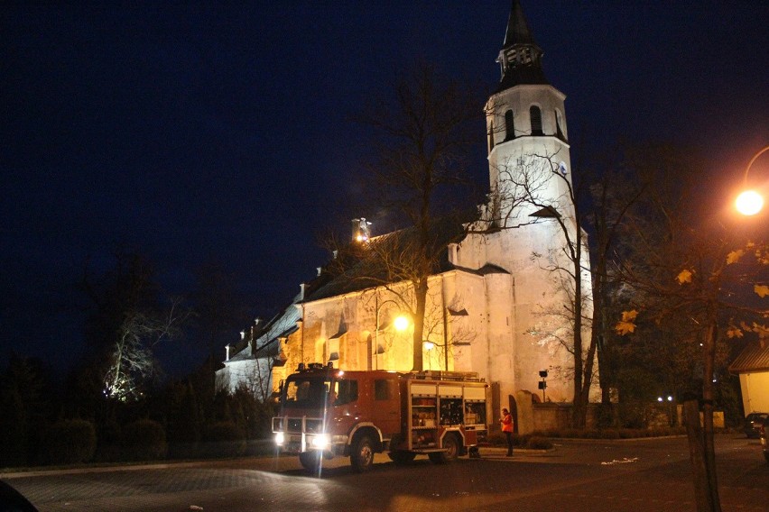 Pożar w Rzgowie. Płonęła zakrystia kościoła św. Stanisława [ZDJĘCIA]