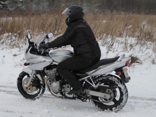 Podgrzewane rękawice i manetki, czyli jazda motocyklem zimą. FOTO