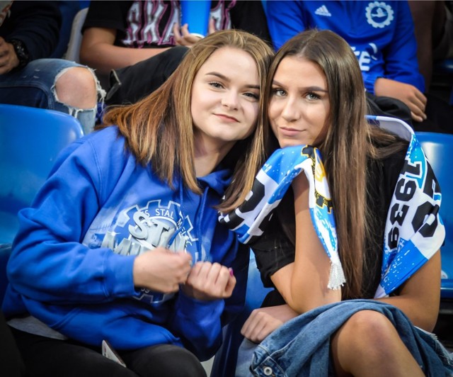 PGE Stal Mielec po bardzo dobrym meczu pokonała Olimpię Grudziądz 2:0. Spotkanie z trybun oglądało prawie 4 tysiące widzów. Czytaj więcej o meczu.