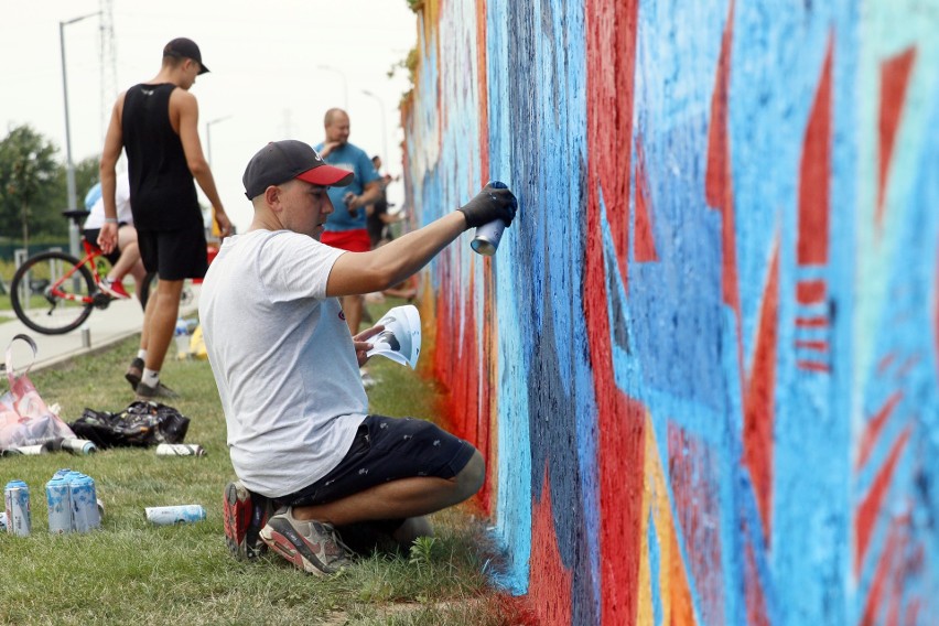 Lublin. Spotkali się przy SKENDE i pomalowali płyty farbą w sprayu. Rozpoczęła się 11. edycja Meeting Of Styles