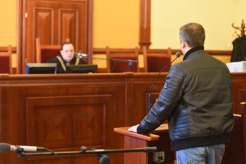 W Toruniu trwa proces o próbę ataku na prezydenta Bronisława...