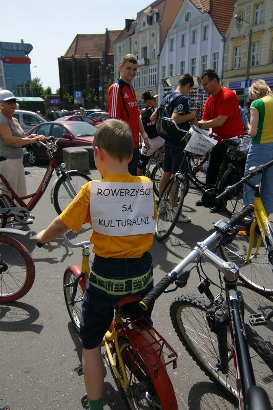 W sobote przez centrum Slupska przejechalo okolo stu...