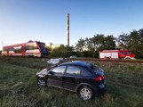 Groźny wypadek pod Toruniem. Zderzenie pociągu z samochodem osobowym [zdjęcia]