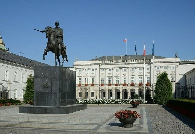 W najnowszym sondażu ankietowani odpowiedzieli na pytania, czy wzięliby udział w wyborach prezydenckich i na kogo oddaliby swój głos.