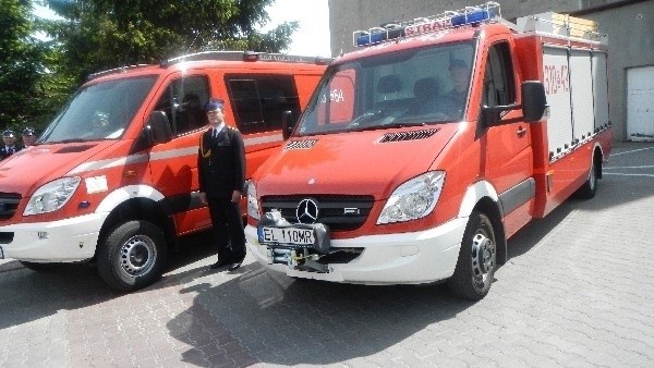Łódzka straż pożarna otrzymała dwa nowe wozy ratownictwa...