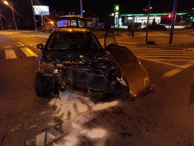 Zderzenie dwóch samochodów na skrzyżowaniu Naramowickiej i Serbskiej w Poznaniu