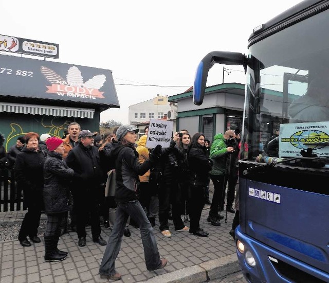 Protest przeciwko kursowaniu darmowego autobusu