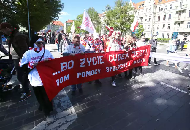 Marsz dla Życia jest jedną z największych w Polsce manifestacji pro life, której ideą jest ochrona życia od momentu poczęcia aż do naturalnej śmierci