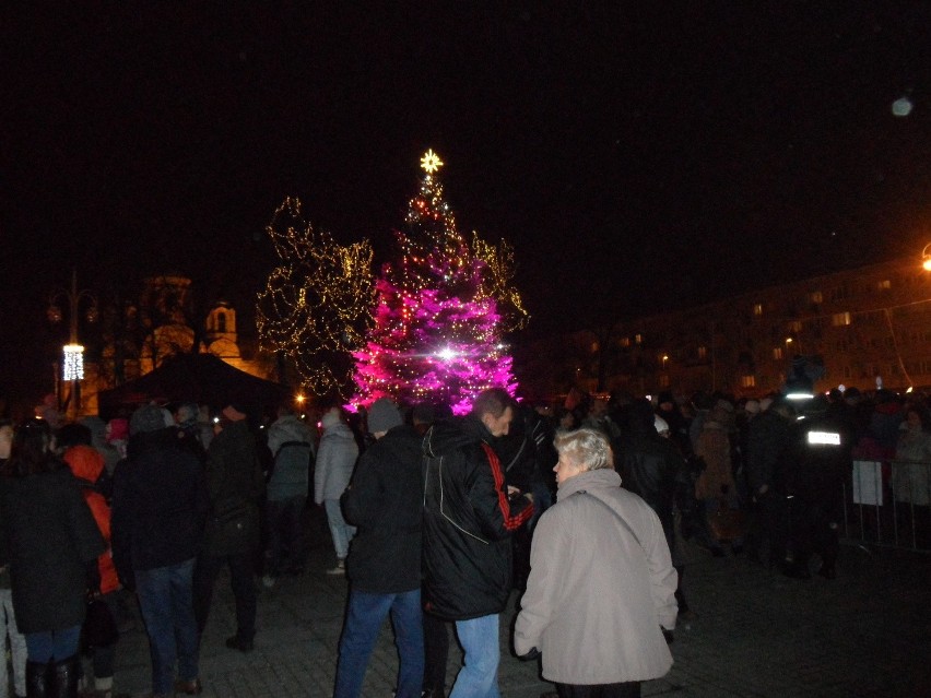 Do Częstochowy przyjechał św. Mikołaj i zapalił światełka [ZDJĘCIA]