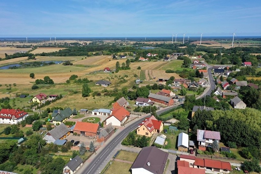 Postomino widziane z lotu ptaka. Zobacz fotorelację z przelotu dronem nad Postominem [ZDJĘCIA]