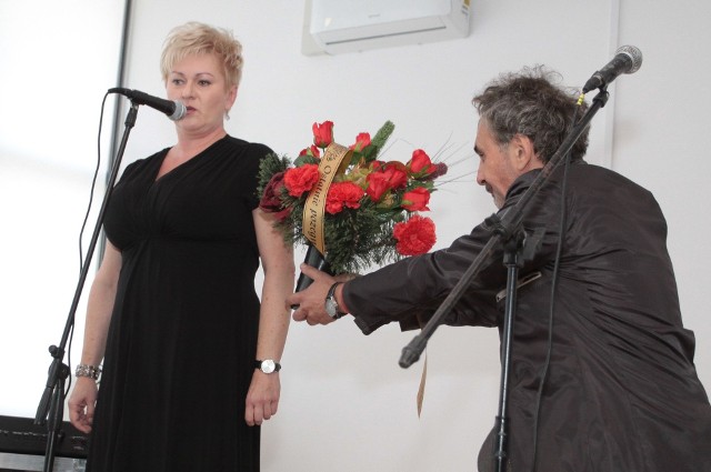 Izabela Brejktop oraz Jarosław Rabenda odegrali dwie scenki podczas otwarcia Centrum Aktywności Seniora w Radomiu.