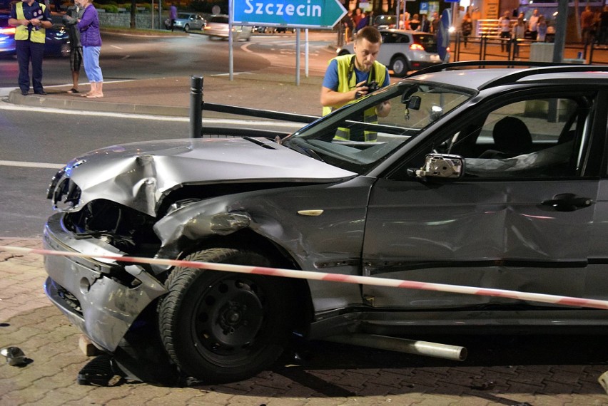 Wypadek w Stargardzie: Masakra na Wyszyńskiego. 18-latek wjechał BMW w widzów nielegalnego driftu [ZDJĘCIA, WIDEO]