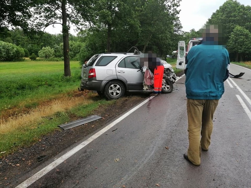 Wypadek w miejscowości Kalnica. Na drodze krajowej nr 66 kia...