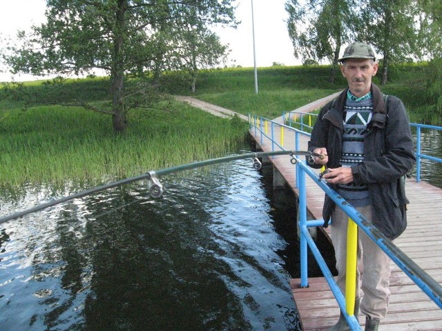 - Fajnie, jakby znowu można było się tu kąpać - mówił Grzegorz Sotek, który póki co może zadowolić się jedynie łowieniem ryb.