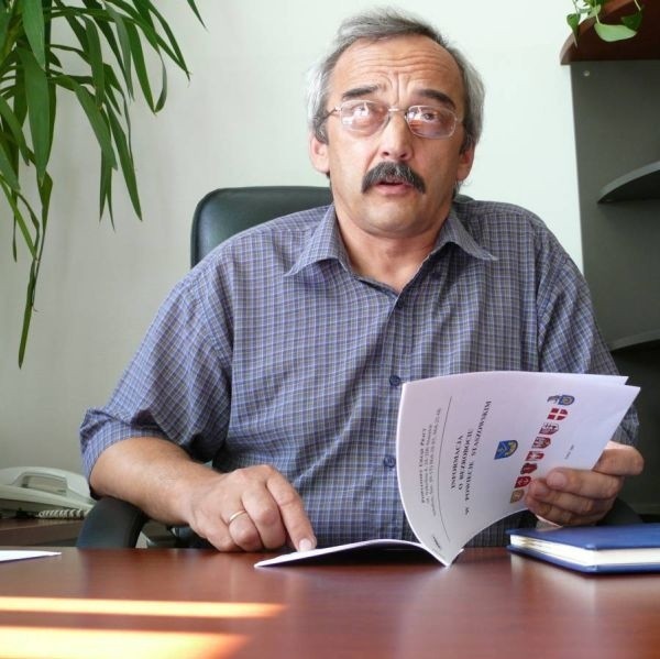 Benedykt Kozieł, dyrektor Powiatowego Urzędu Pracy w Staszowie, wskazuje na kilka przyczyn braku rąk do pracy.
