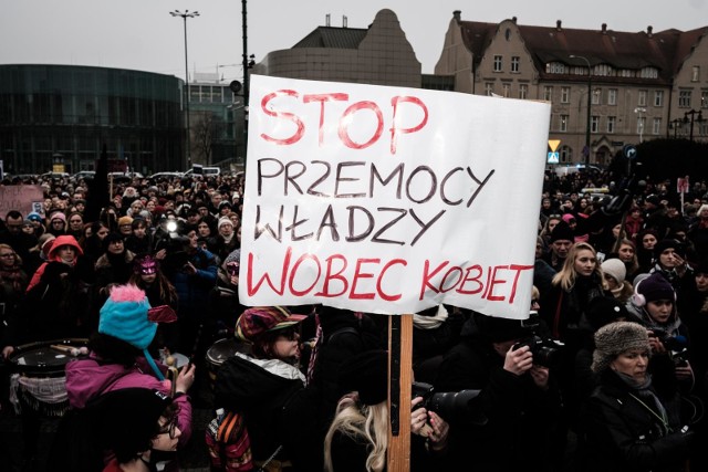 Strajk Kobiet zaprotestuje przeciwko penalizacji edukacji seksualnej, którą zakłada projekt ustawy "Stop pedofilii"