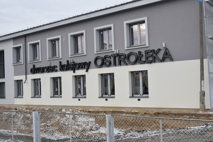 Ostrołęka. Multicentrum i dworzec kolejowy nabierają kształtów. 23.12.2021. Zdjęcia