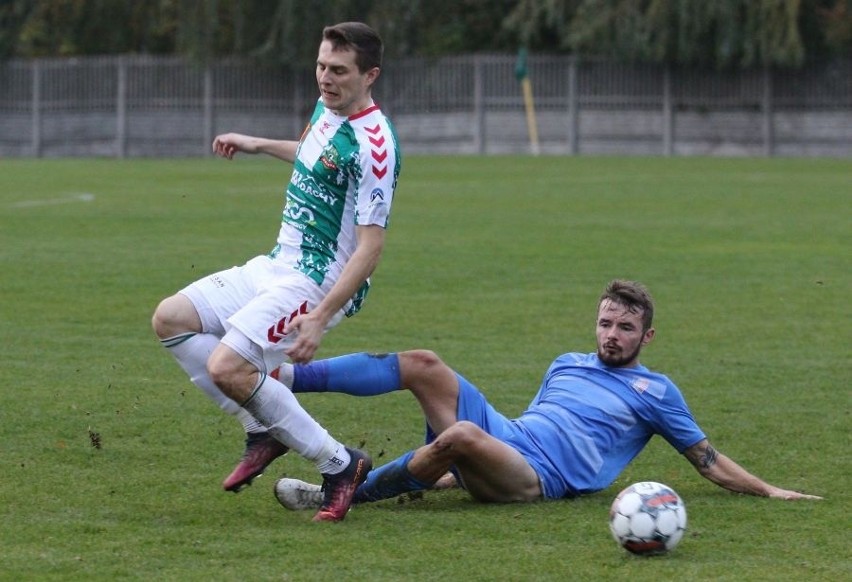 Hummel 4. liga. Orlęta Kielce prowadziły już z Wierną Małogoszcz 3:0, ale w końcówce goście zdobyli dwie bramki i były spore emocje 