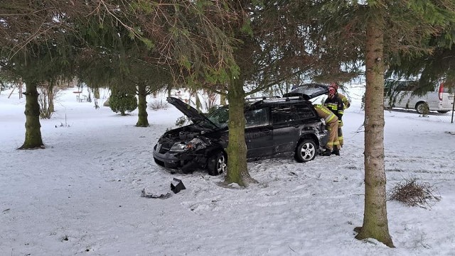 Dzisiaj po godzinie 16 w Browinie dachował samochód osobowy. O interwencji poinformowali strażacy KM PSP Toruń na swoim profilu społecznościowym.