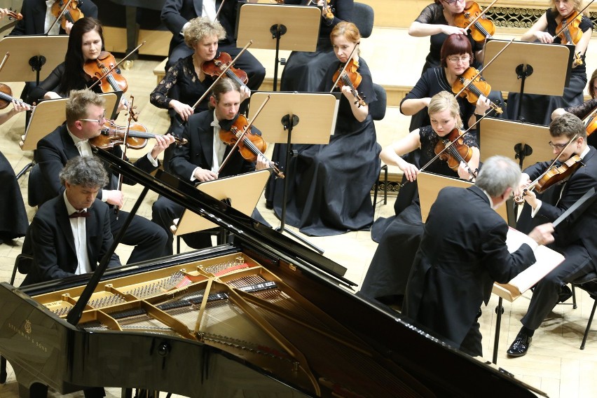 Orkiestra Filharmonii Poznańskiej pod batutą Reinharda...