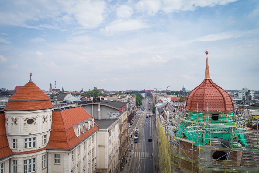 Odrestaurowana wieża Grand Hotel